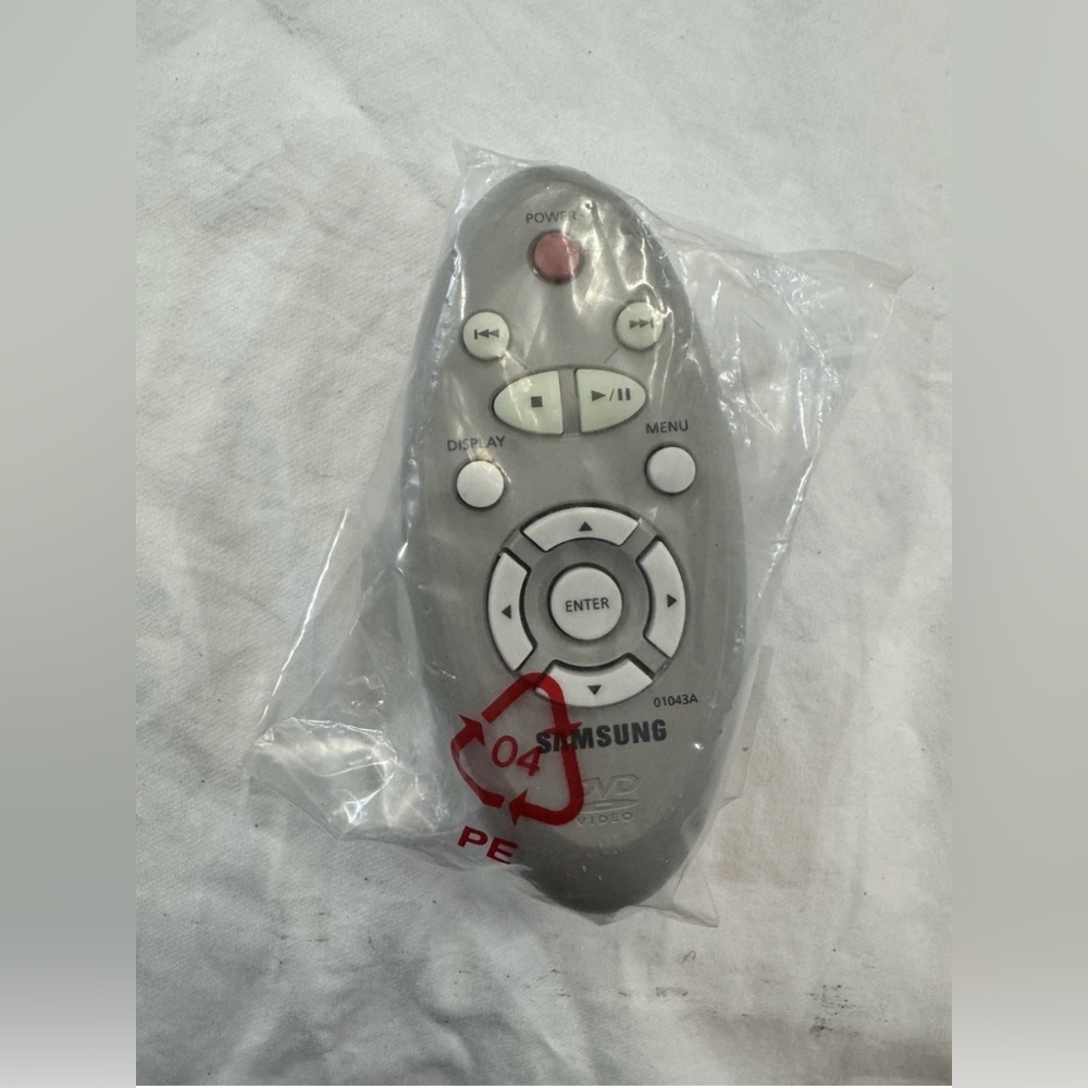 Samsung 01043A DVD Player Remote Control - Genuine OEM - New in Bag, untested